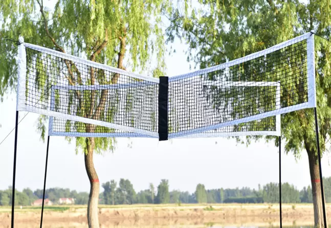 如何組裝金屬管桿式戶外排球網套裝，以最大限度地降低風阻